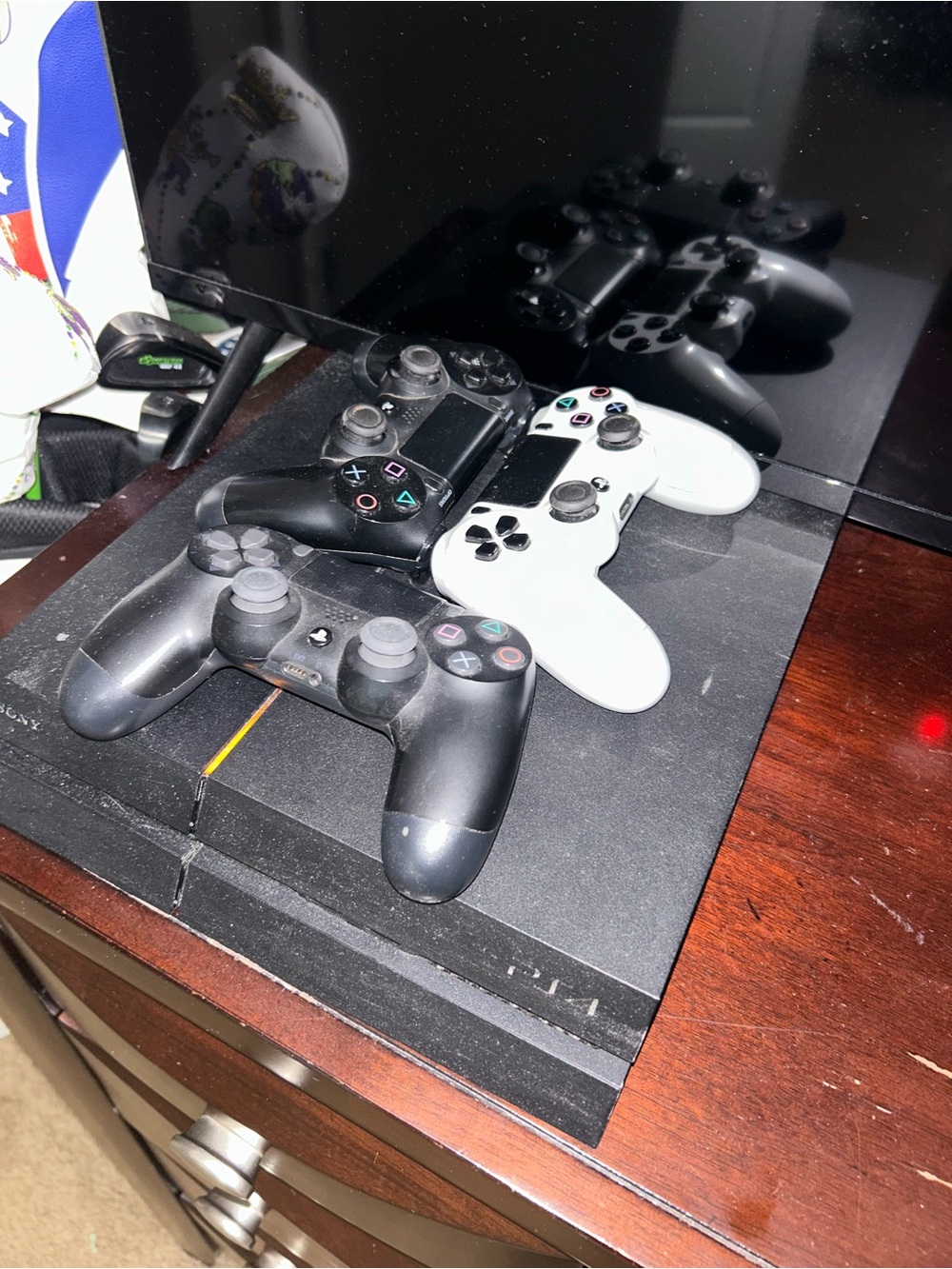 Sony PS4 Console with 2 Black and White DualShock Controllers - Picture 2 of 3